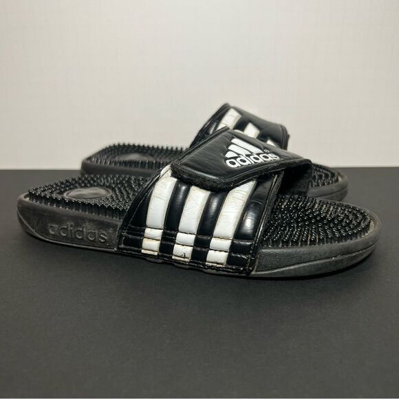 Kids/Womens ADIDAS Adissage Black Classic Slip On Slide Sandals / Size 4 / 5 W - Picture 1 of 9